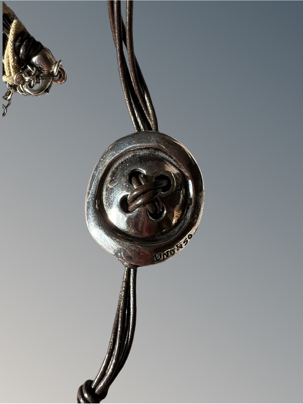 “Sew You” by UNO de 50 Genuine Leather Necklace with Silver Button & Needle - Picture 7 of 11